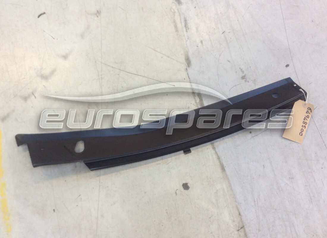 NEW FERRARI LH OUTER MOULDING LHD . PART NUMBER 64948500 (1)