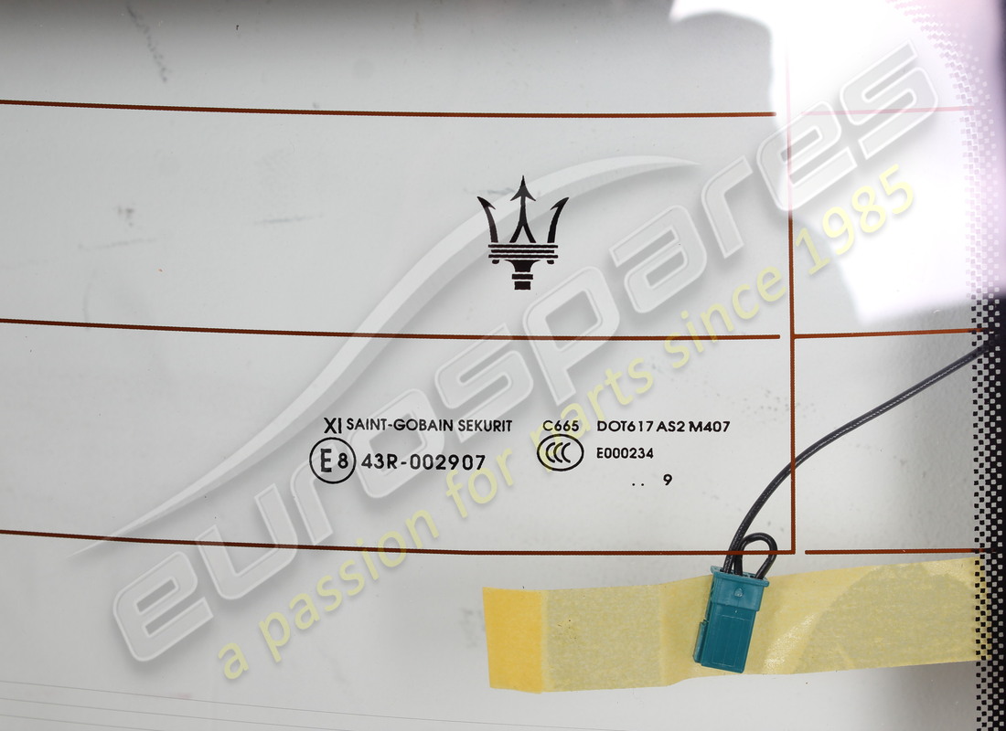 nuevo maserati vidrio de la ventana trasera. número de parte 673003589 (2)
