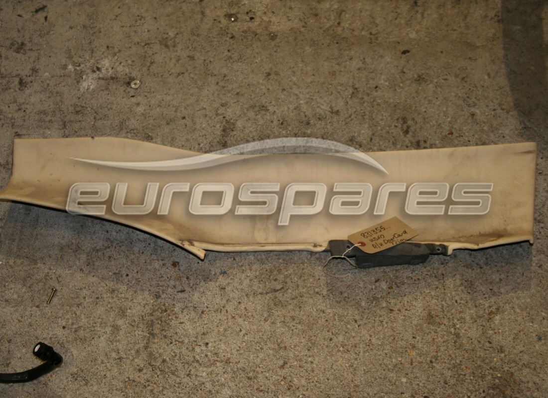 PANEL DE PUERTA DERECHO COMPLETO Ferrari USADO. NÚMERO DE PIEZA 831355.. (1)