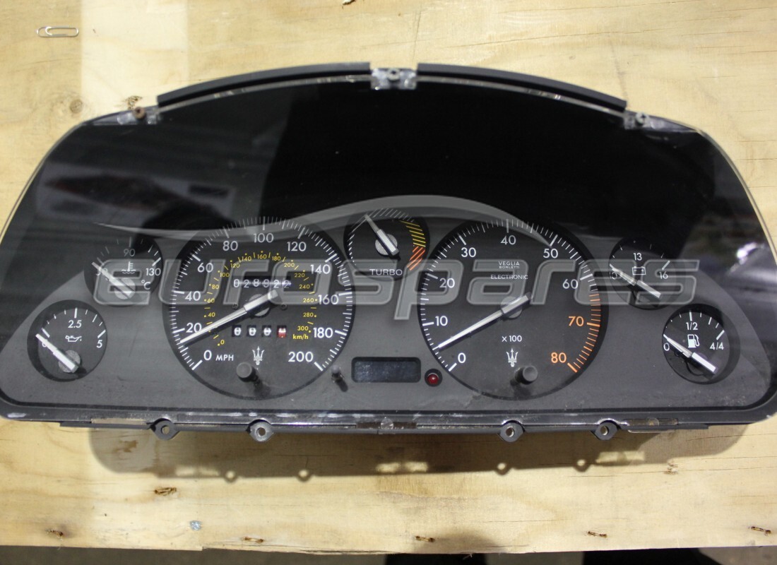 CONJUNTO DE INSTRUMENTOS Maserati USADO. NÚMERO DE PARTE 373620100 (1)