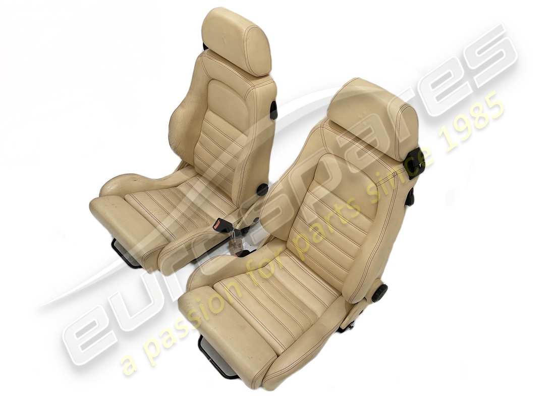 Ferrari PAR DE ASIENTOS CREMA USADOS. NÚMERO DE PARTE 900114699 (1)