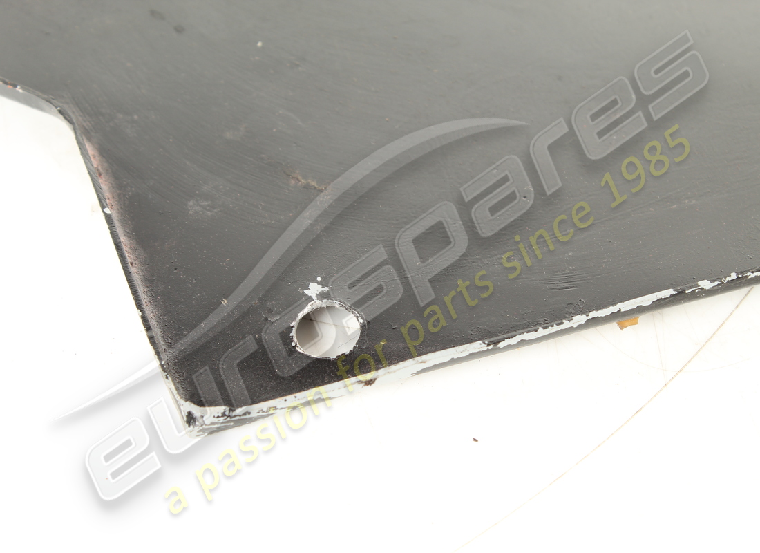 escudo ferrari usado. número de parte 61479900 (2)