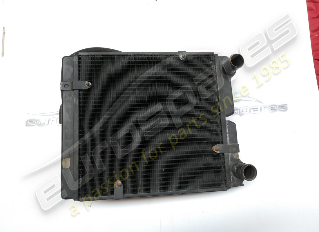radiador izquierdo lamborghini usado. número de parte 001728845 (2)