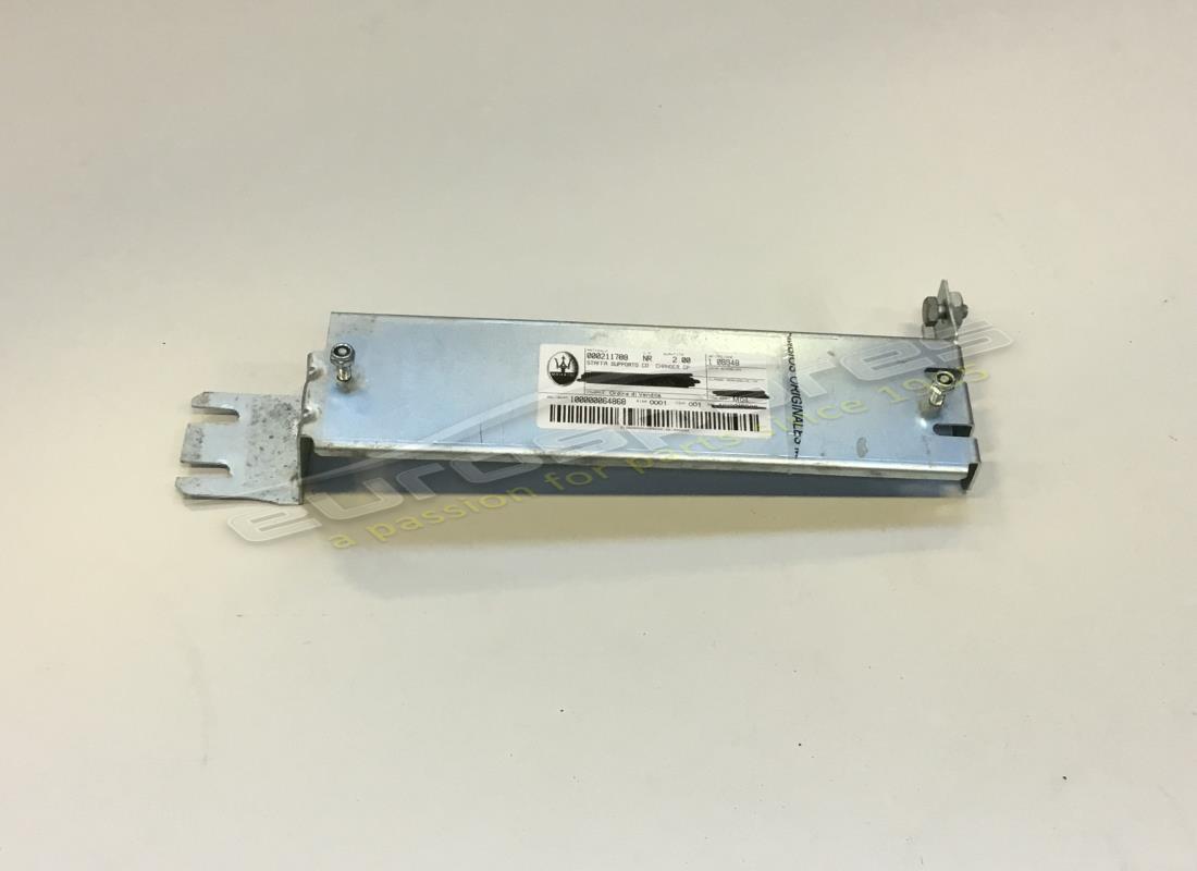 SOPORTE DE SOPORTE PARA CAMBIADOR DE CD COMPLETO Maserati USADO. NÚMERO DE PARTE 211798 (1)