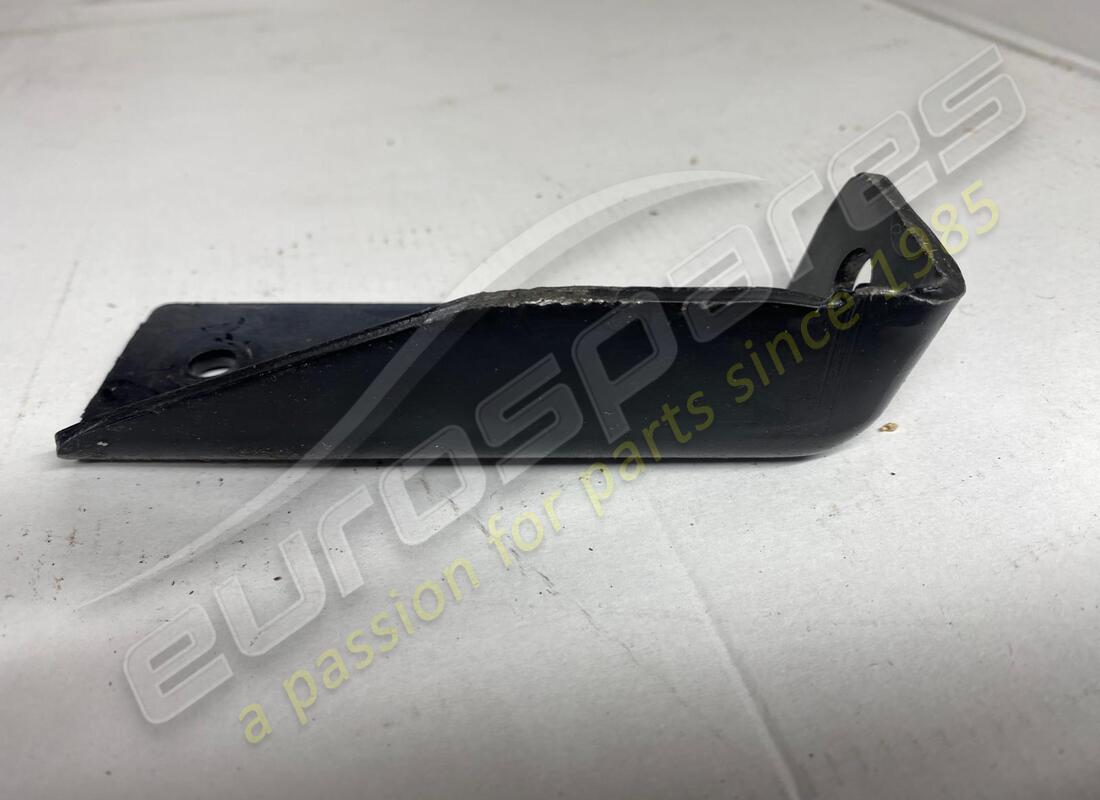 soporte delantero ferrari usado. número de parte 65877600 (4)