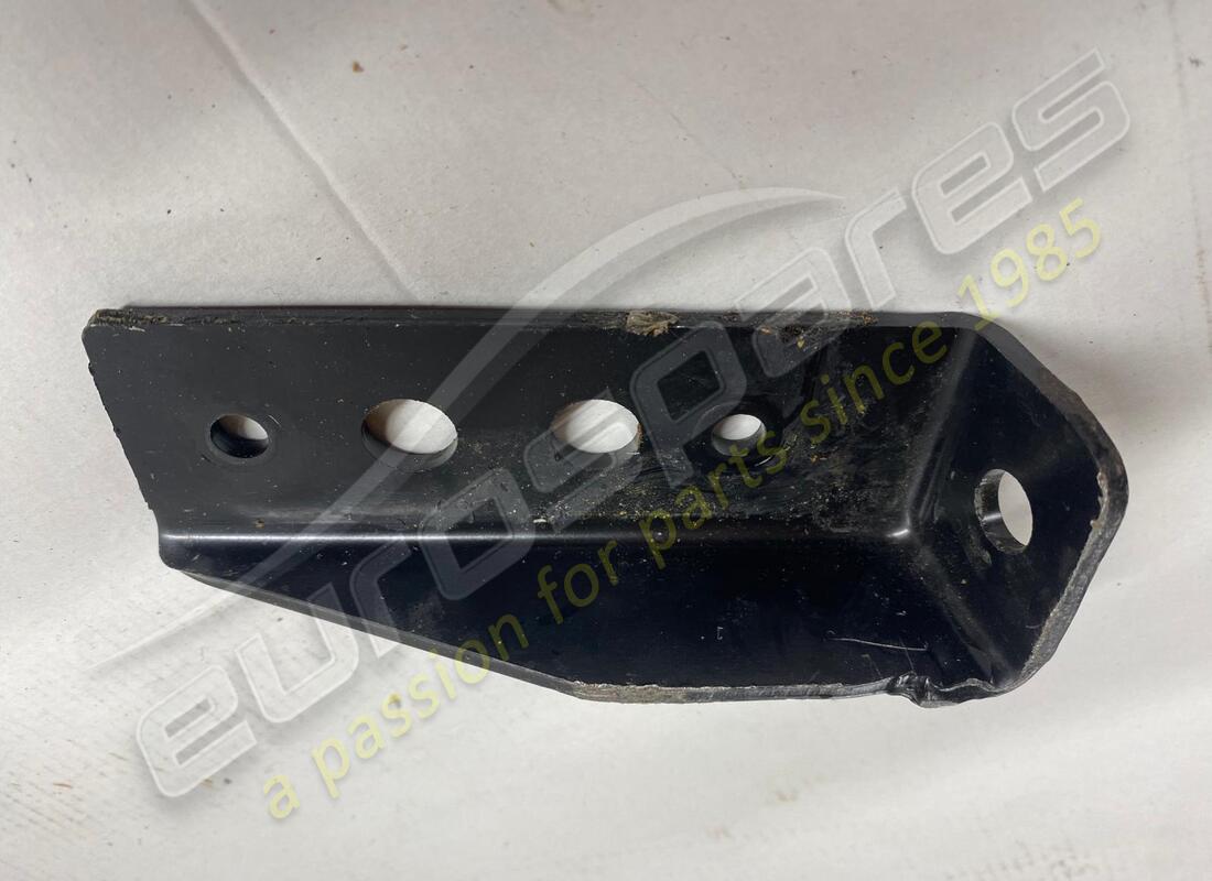 soporte delantero ferrari usado. número de parte 65877600 (3)