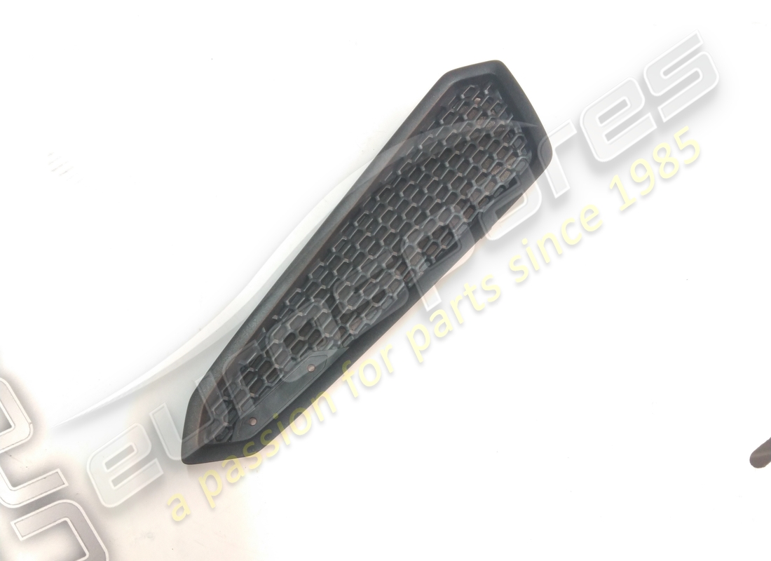 rejilla de altavoz lamborghini usada. número de pieza 4t0868299 (1)