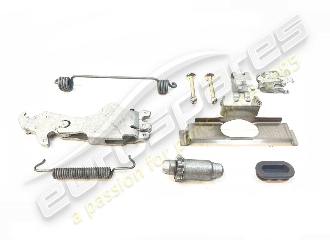 nuevo kit de maserati accesorios y fijaciones. número de parte 673000034 (2)