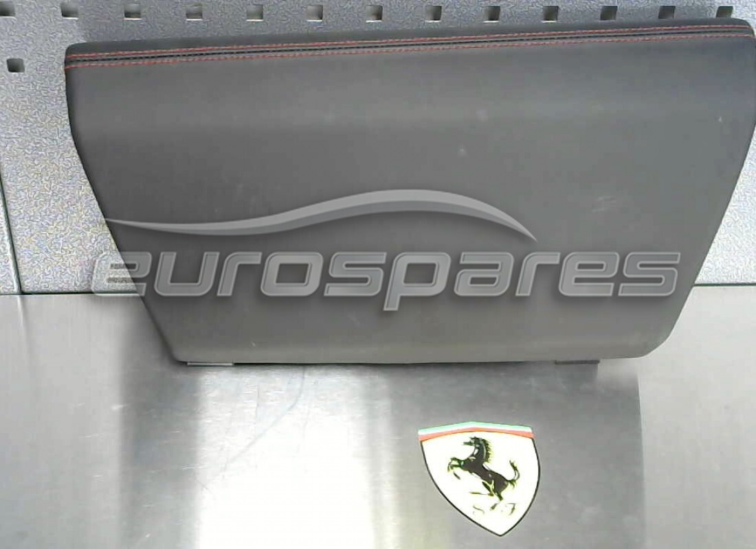 PUERTA RECORTADA Ferrari USADA. NÚMERO DE PARTE 82875600 (1)