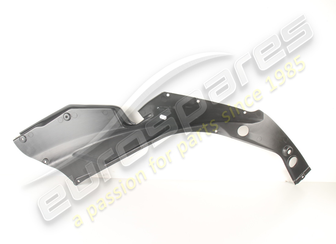 new ferrari complete rh cosmetic trim. part number 82277300 (2)