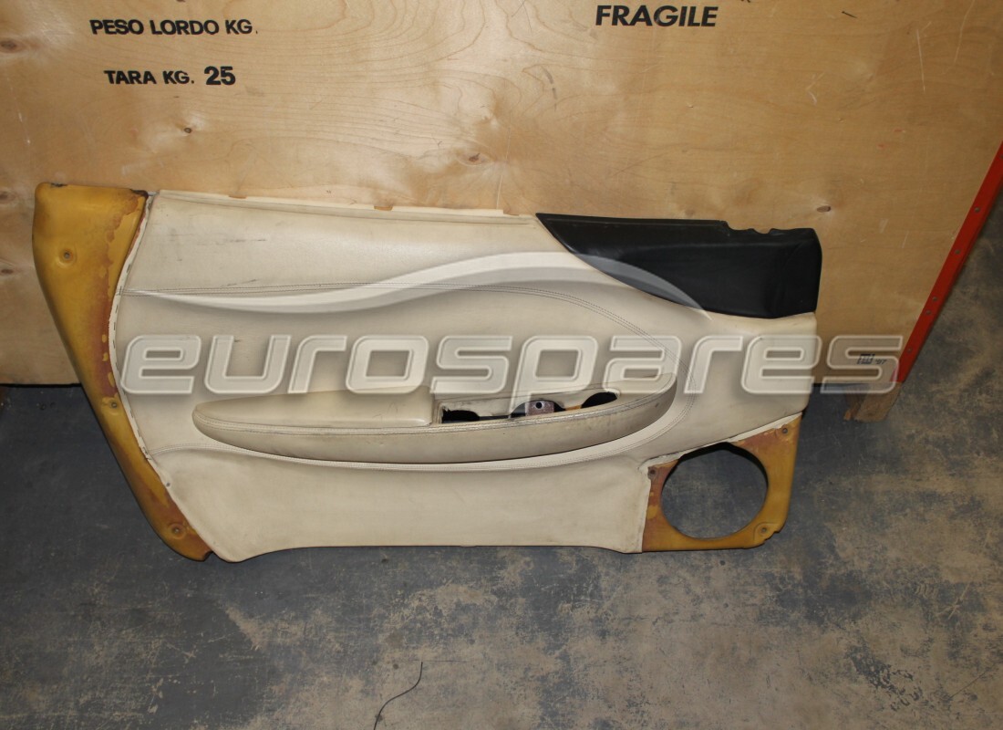 PANEL DE PUERTA CUBIERTO IZQUIERDO Ferrari USADO. NÚMERO DE PIEZA 657074.. (1)
