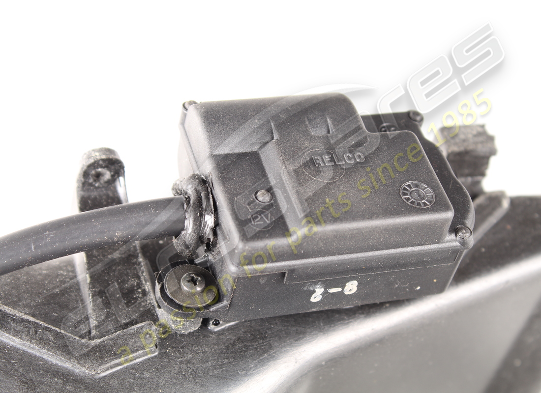 NUEVO CONDUCTO DE AIRE DERECHO FERRARI CON ACTUADOR VOLANTE A LA IZQUIERDA NÚMERO DE PIEZA 124037 (2) nuevo conducto de aire derecho ferrari con actuador volante a la izquierda número de pieza 124037 (2)