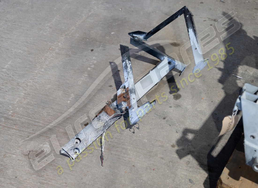 USADO LAMBORGHINI MARCO DELANTERO. NÚMERO DE PIEZA 400805011F (8) usado lamborghini marco delantero. número de pieza 400805011f (8)