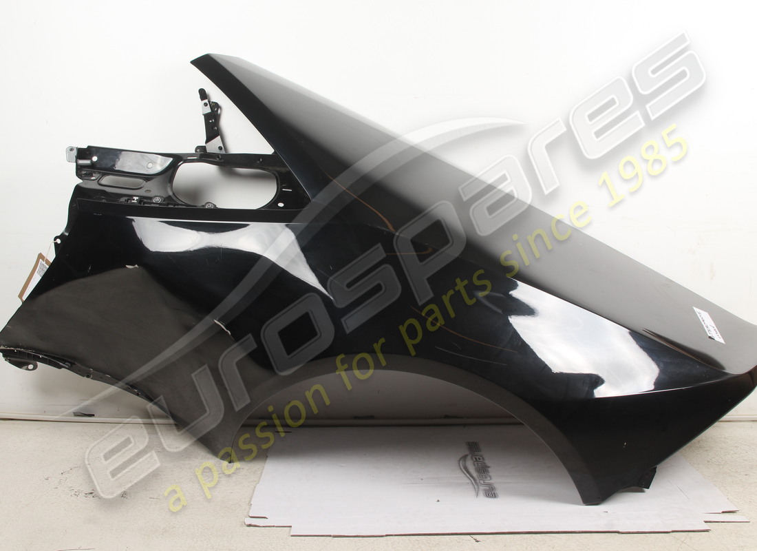 GUARDABARROS TRASERO IZQUIERDO Lamborghini USADO. NÚMERO DE PARTE 4T8809601E (1)