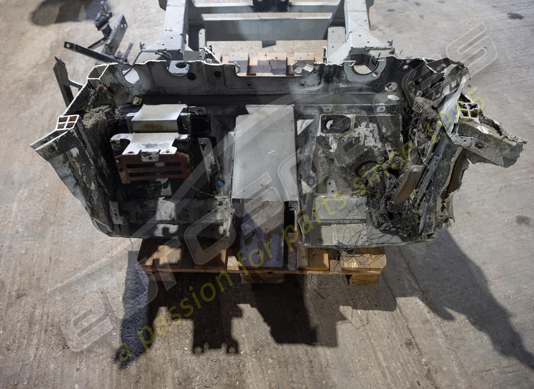 USADO LAMBORGHINI MARCO DELANTERO. NÚMERO DE PIEZA 400805011F (9) usado lamborghini marco delantero. número de pieza 400805011f (9)