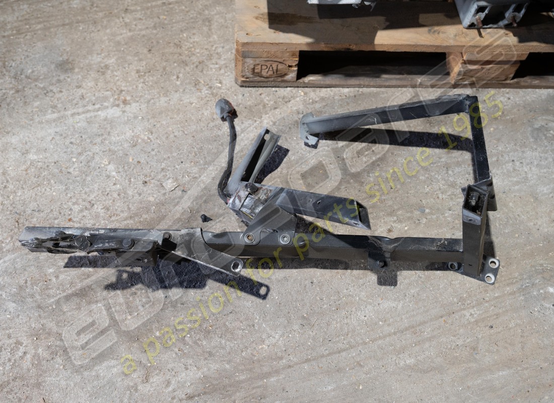 USADO LAMBORGHINI MARCO DELANTERO. NÚMERO DE PIEZA 400805011F (7) usado lamborghini marco delantero. número de pieza 400805011f (7)