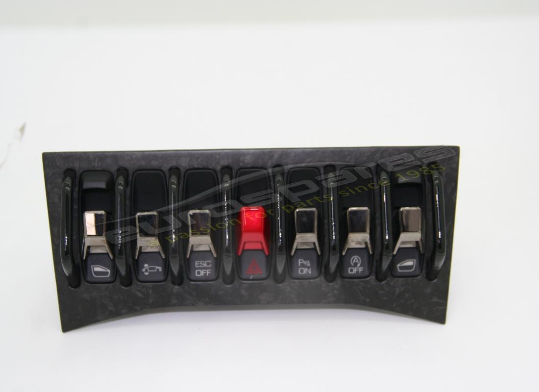 SOPORTE DEL INTERRUPTOR Lamborghini USADO. NÚMERO DE PARTE 4T0941567DQ (1)