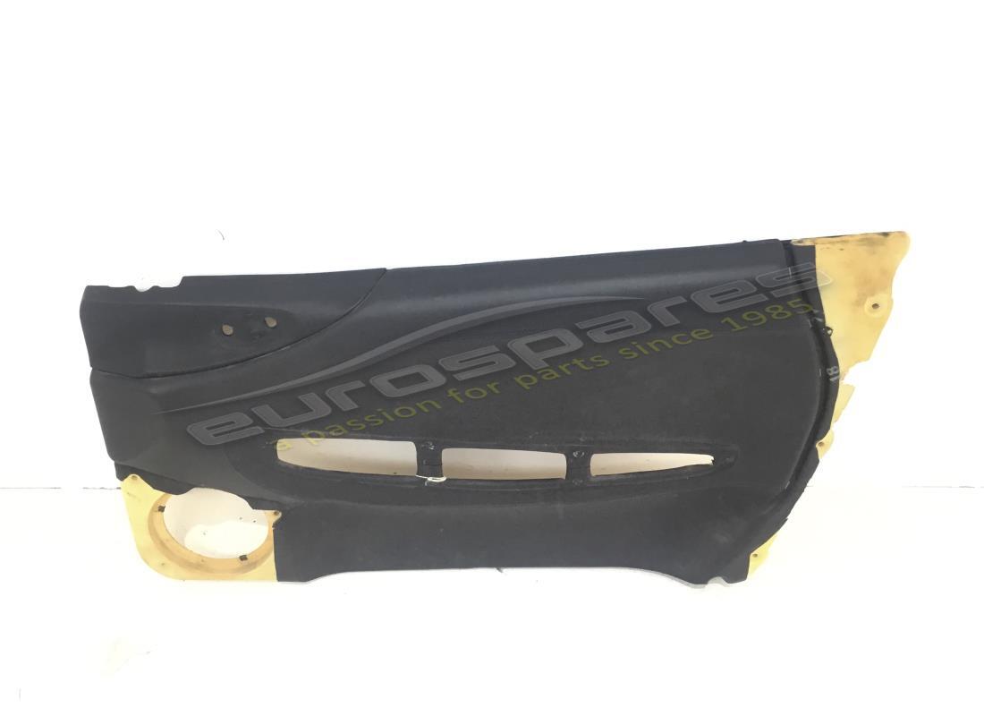 PANEL DE PUERTA CUBIERTO DERECHO Ferrari USADO. NÚMERO DE PIEZA 650075.. (1)