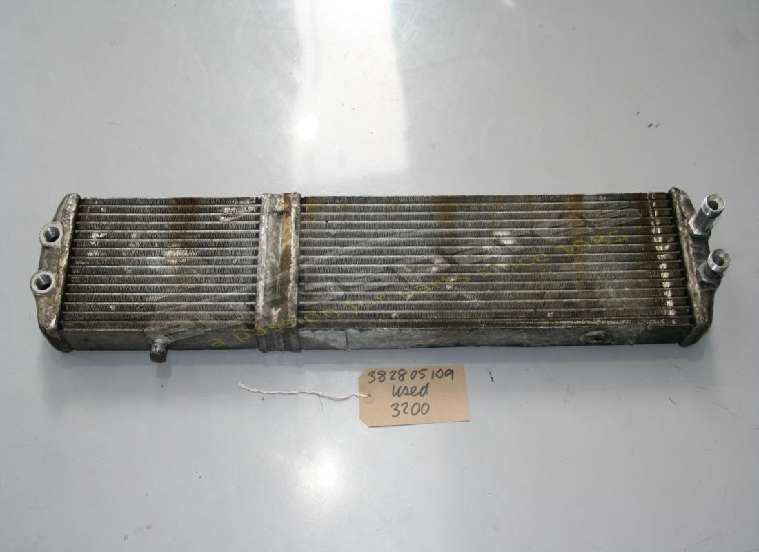 RADIADOR DE ACEITE Maserati USADO. NÚMERO DE PARTE 382805109 (1)