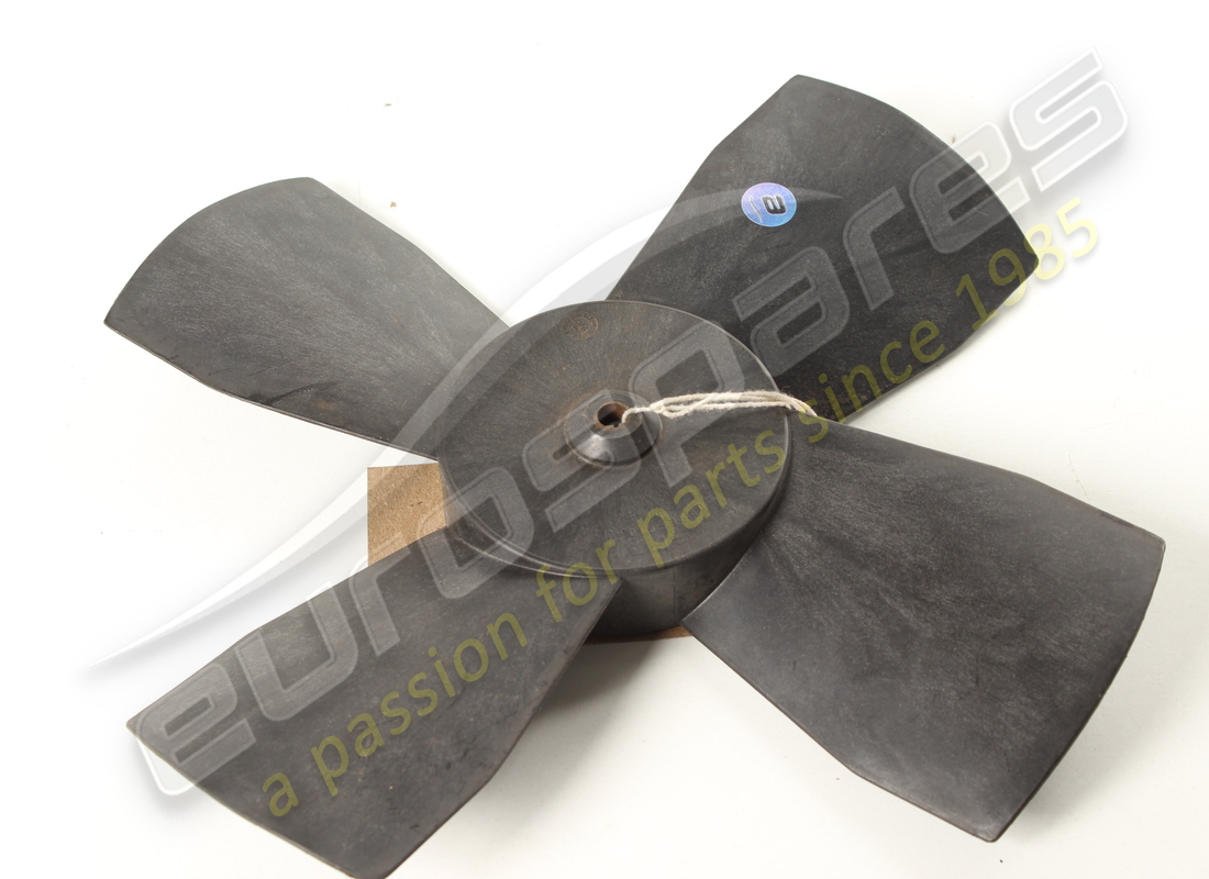 Aspa de ventilador Ferrari usada. NÚMERO DE PARTE 122953 (1)
