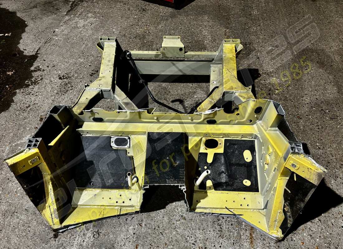 pieza de chasis delantera usada lamborghini. número de pieza 400805011g (1)