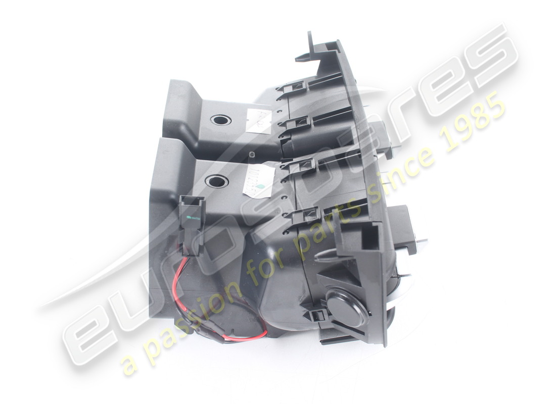 NUEVO MASERATI VENTILACIÓN DE AIRE TRASERA. NÚMERO DE PIEZA 670150960 (5) nuevo maserati ventilación de aire trasera. número de pieza 670150960 (5)