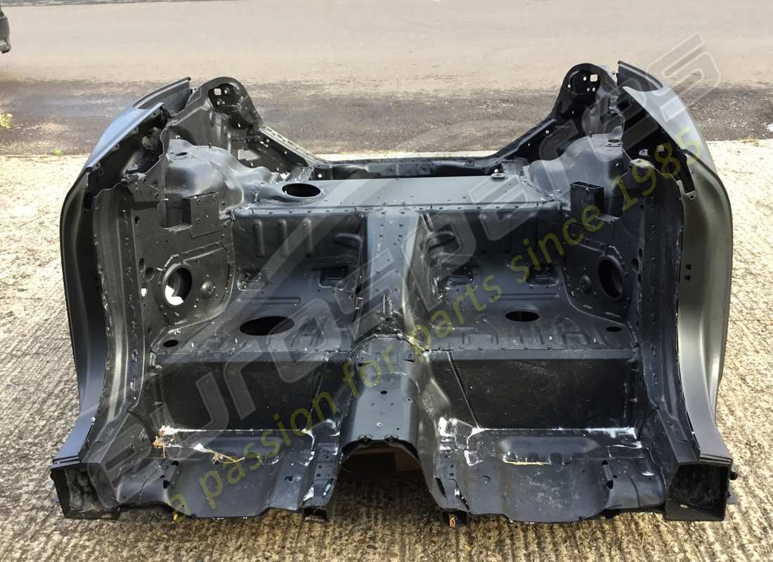 nuevo eurospares chasis trasero. número de parte eap1373994 (4)