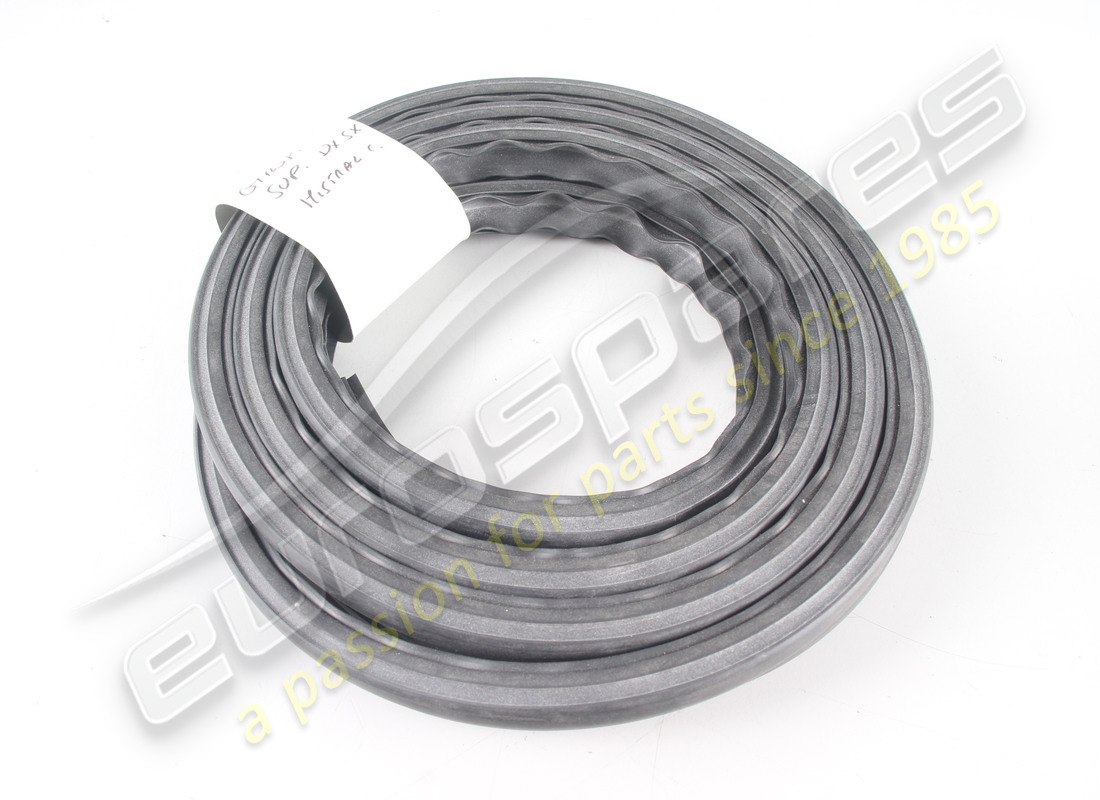 NUEVO MASERATI SELLO DE MARCO SUPERIOR. NÚMERO DE PIEZA 15318170 (1) nuevo maserati sello de marco superior. número de pieza 15318170 (1)