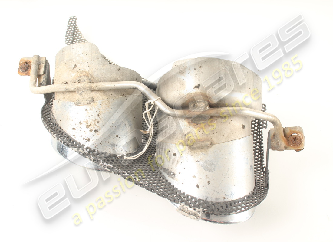 tapa de escape izquierda usada maserati. número de pieza 670104469 (3)