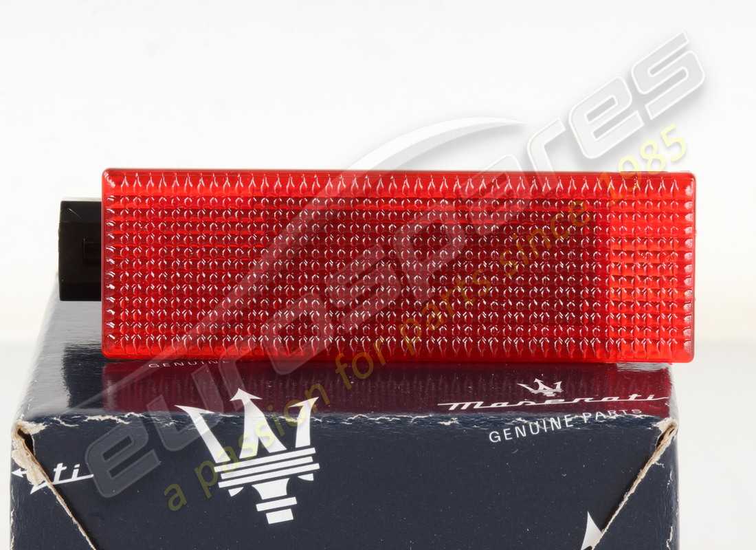 nueva luz de puerta maserati. número de parte 670007082 (3)
