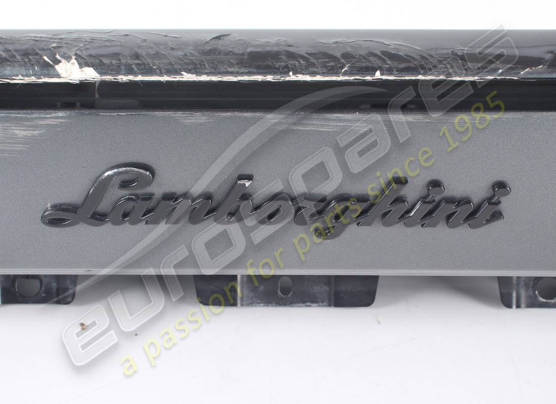 pieza superior del panel trasero lamborghini usada. número de pieza 4t0864487b (6)