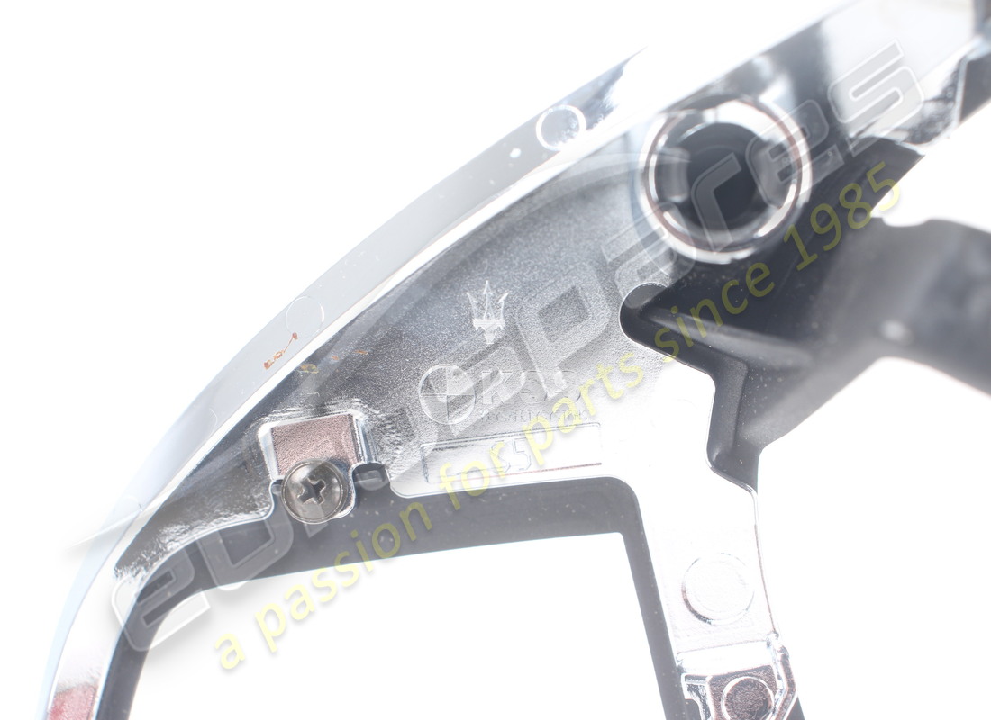 EMPALME DELANTERO DEL VOLANTE USADO MASERATI NEGRO. NÚMERO DE PIEZA 673000082 (7) empalme delantero del volante usado maserati negro. número de pieza 673000082 (7)