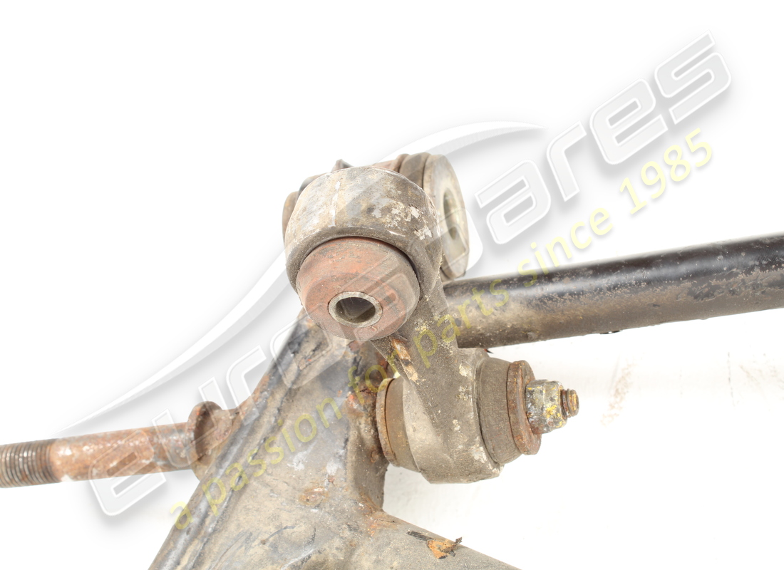 PALANCA INFERIOR TRASERA FERRARI USADA. NÚMERO DE PIEZA 124304 (5) palanca inferior trasera ferrari usada. número de pieza 124304 (5)