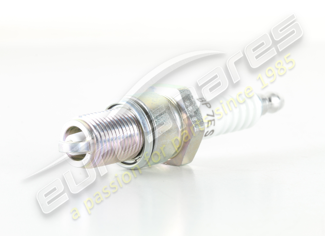 nueva bujía ngk. número de parte 107603 (2)
