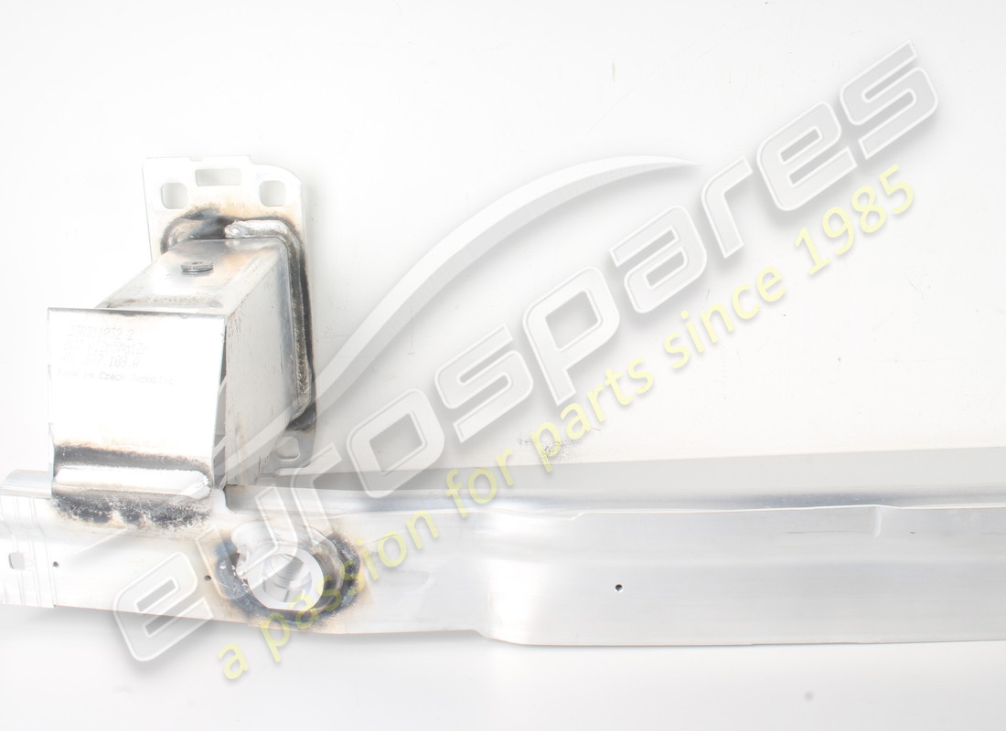 nueva barra de parachoques delantera lamborghini. número de pieza 4ml807109a (2)