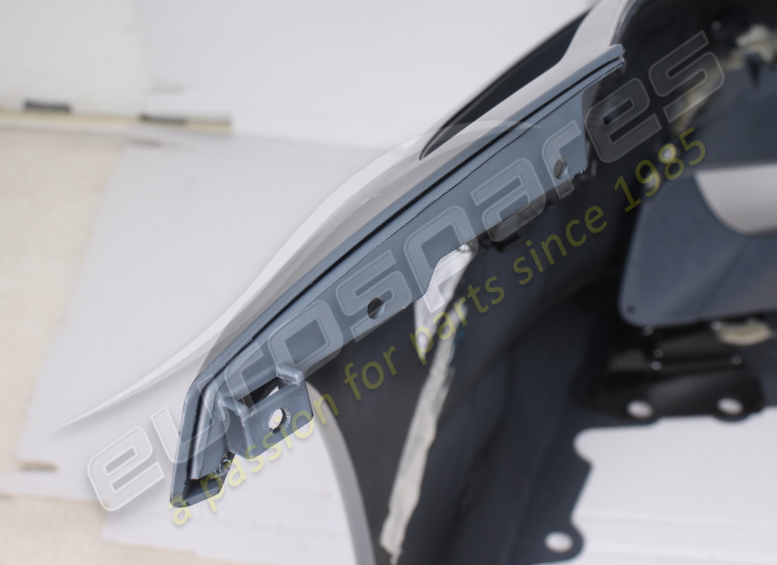 nuevo ferrari parachoques delantero. número de parte 83104710 (4)