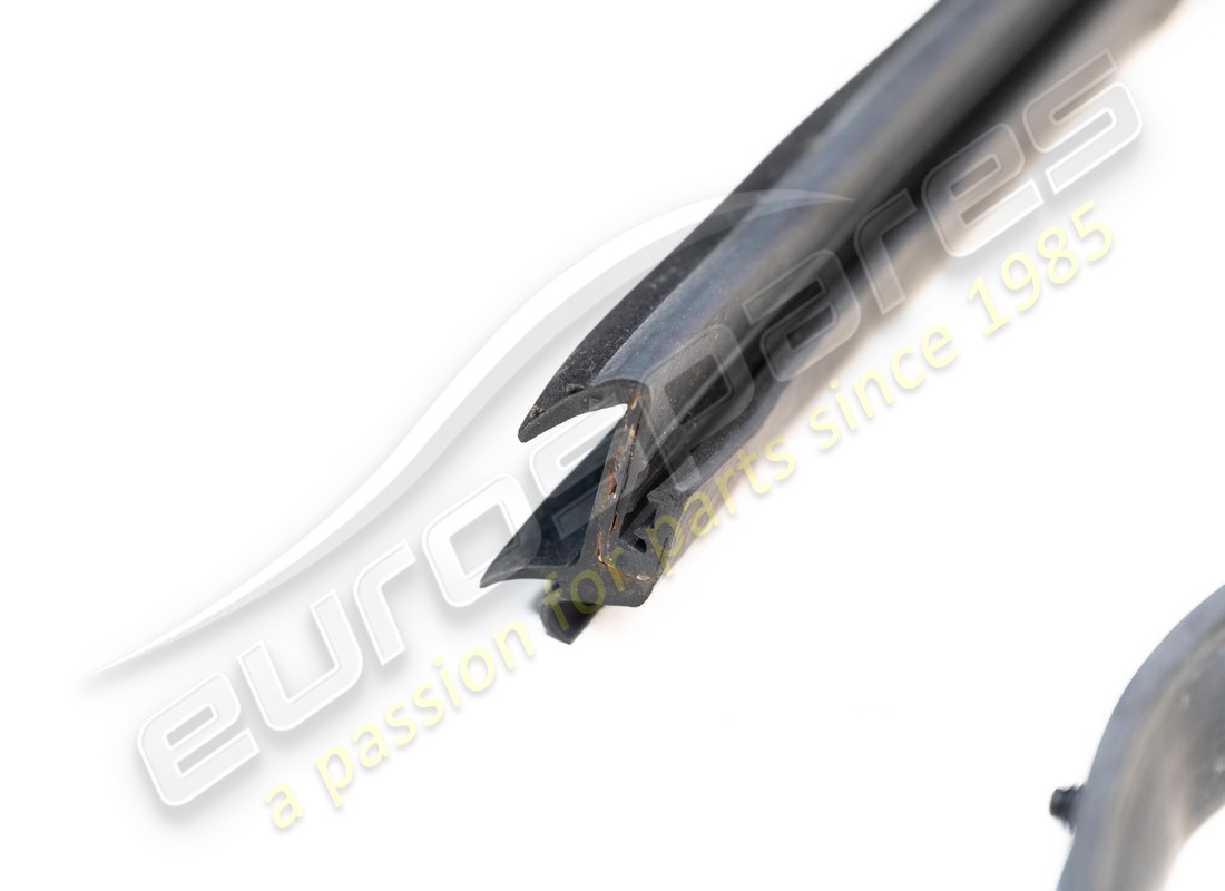 sello perimetral interior de puerta izquierda ferrari usado. número de parte 86743000 (2)