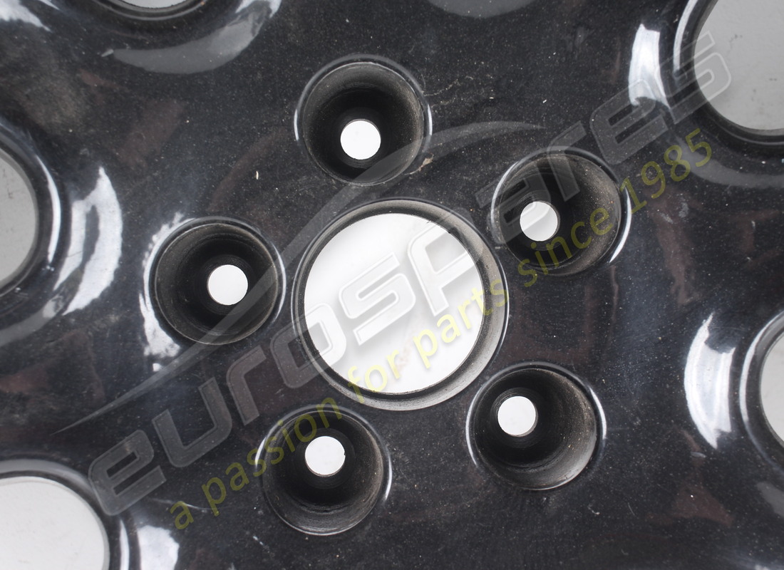 RUEDA DE REPUESTO MASERATI USADA CON NEUMÁTICO. NÚMERO DE PARTE 377230019 (3) rueda de repuesto maserati usada con neumático. número de parte 377230019 (3)