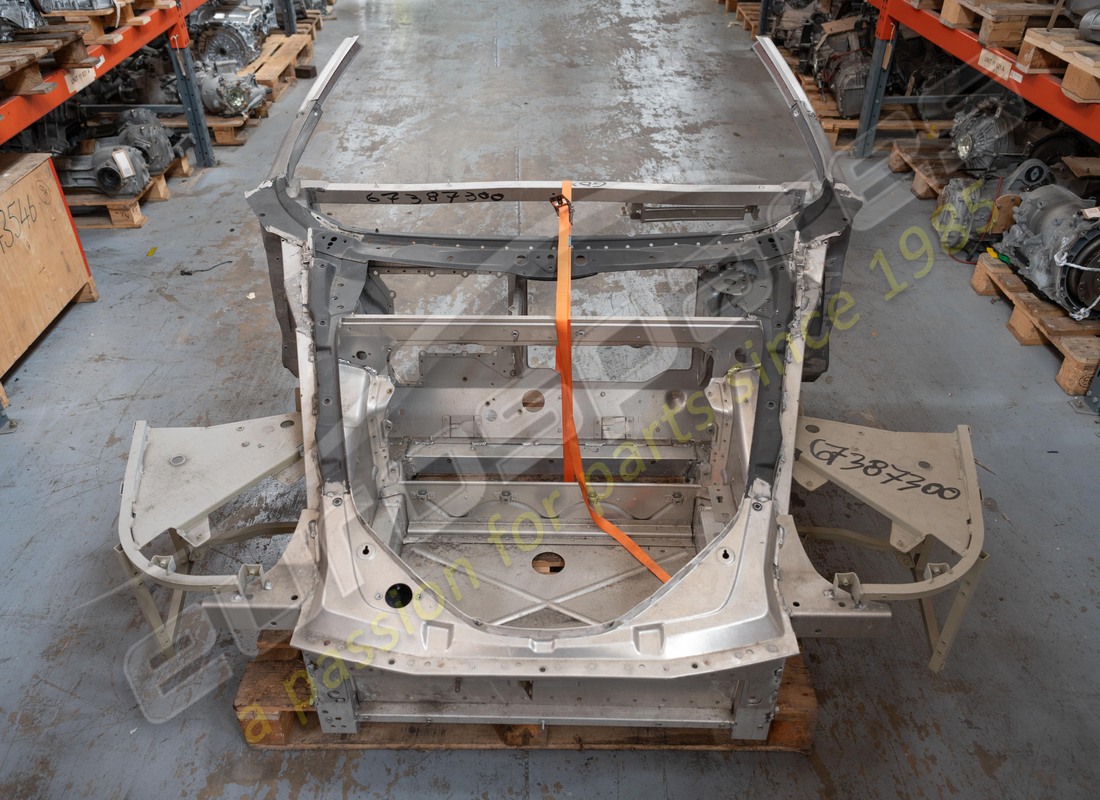 new ferrari rhd front frame. part number 67387300 (1)