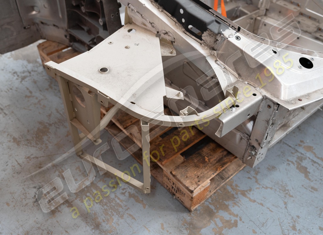 new ferrari rhd front frame. part number 67387300 (2)
