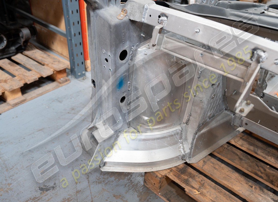 new ferrari rhd front frame. part number 67387300 (9)