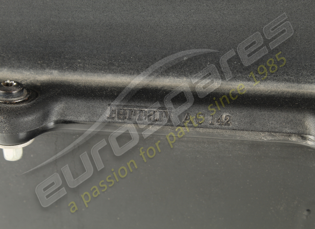 CAJA DE FILTRO DE AIRE FERRARI USADA COMPLETA. NÚMERO DE PARTE 284707A (2) caja de filtro de aire ferrari usada completa. número de parte 284707a (2)