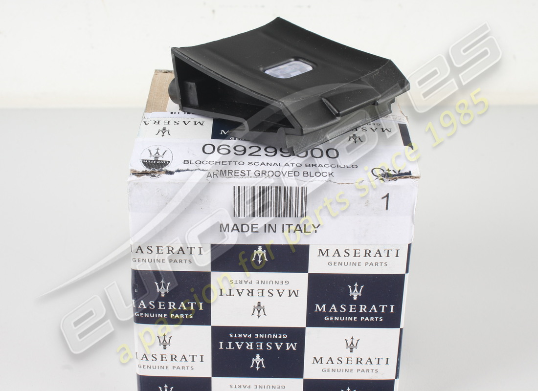 nuevo bloque ranurado de apoyabrazos maserati. número de pieza 69299000 (5)