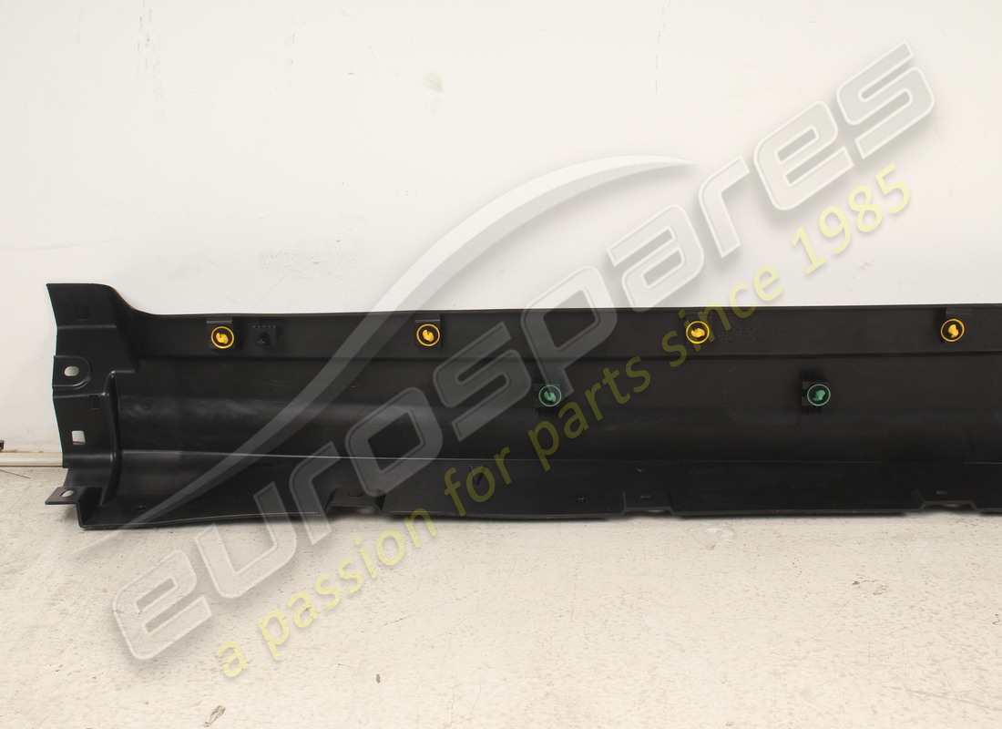 nueva moldura en remache para puerta delantera izquierda maserati. número de pieza 670065825 (5)