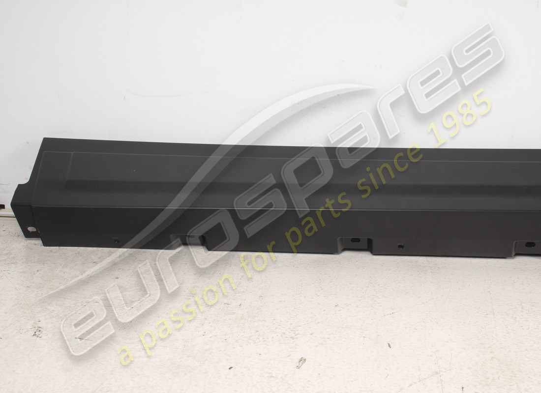 nueva moldura en remache para puerta delantera izquierda maserati. número de pieza 670065825 (2)