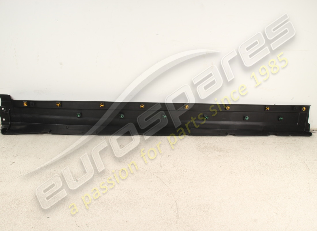 nueva moldura en remache para puerta delantera izquierda maserati. número de pieza 670065825 (4)