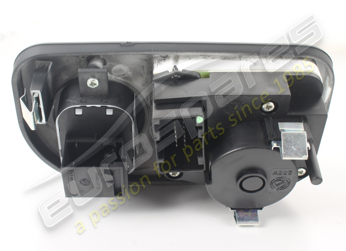 nueva placa ferrari para luces y viaje trasero. número de pieza 227031 (2)