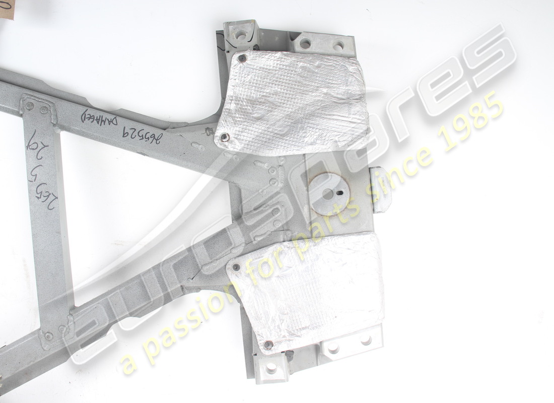 SUBCHASIS DEL MOTOR FERRARI USADO. NÚMERO DE PARTE 265529 (2) subchasis del motor ferrari usado. número de parte 265529 (2)