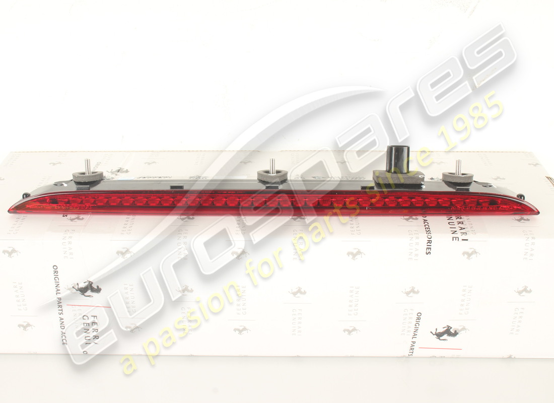 nueva tercera luz de freno ferrari. número de pieza 803566 (4)
