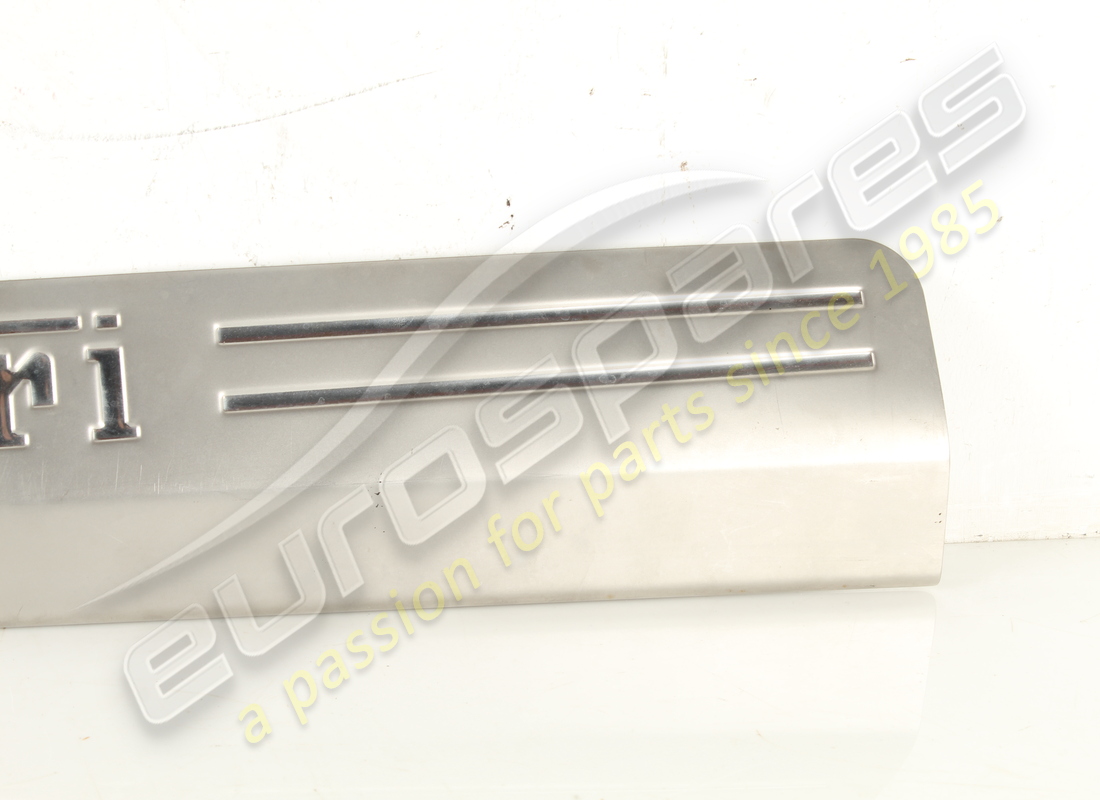 placa de rocket derecha ferrari usada. número de parte 81361800 (1)